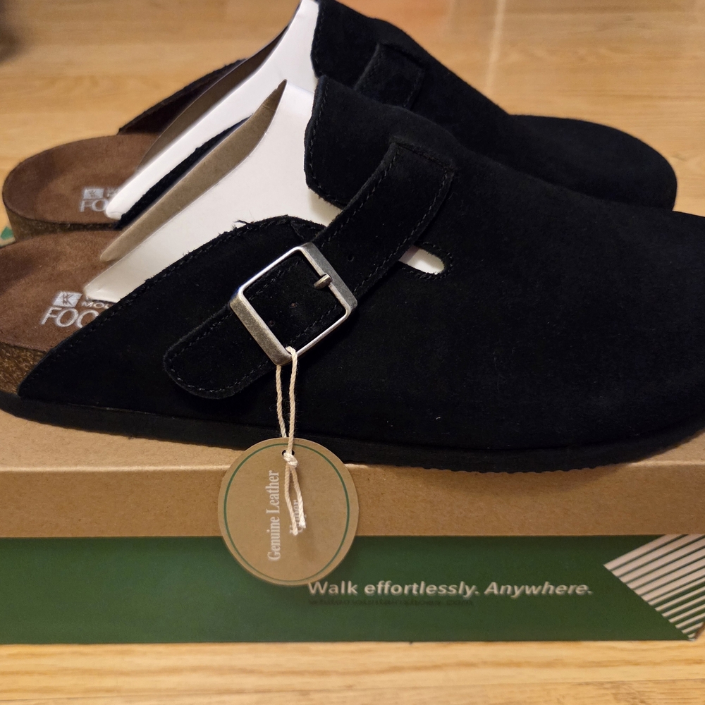 White Mountain "Bari" Black Suede Footbeds